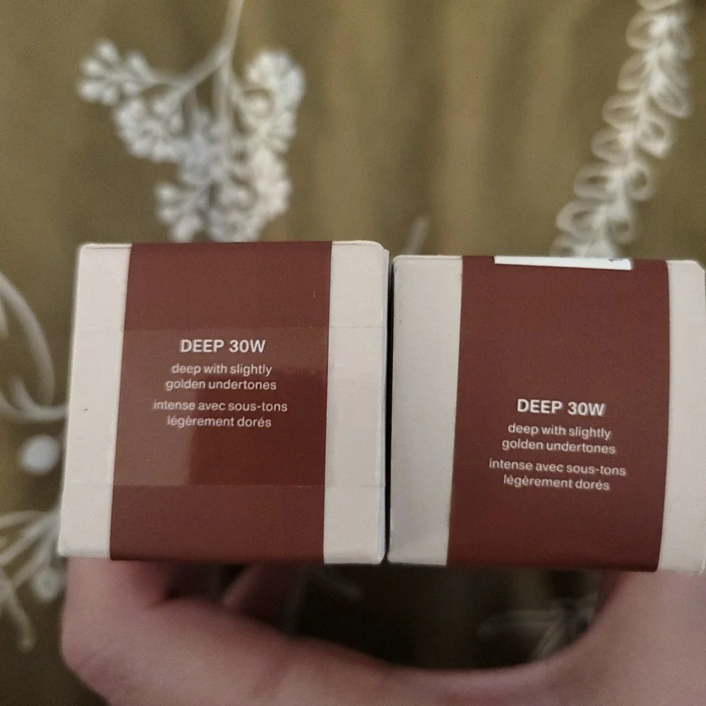 2 Morphe Lightform‎ Extended Hydration Foundations Deep 30W Deep Golden 1oz Glow
